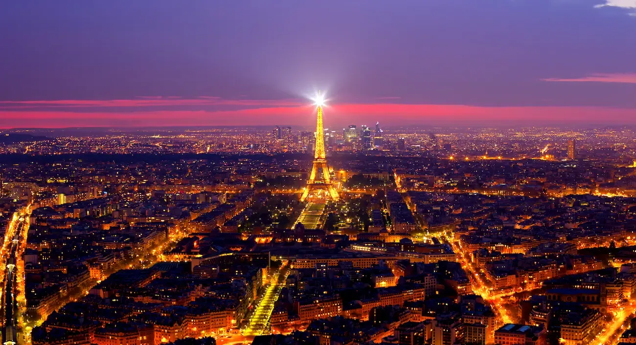 eiffel tower xmas lights